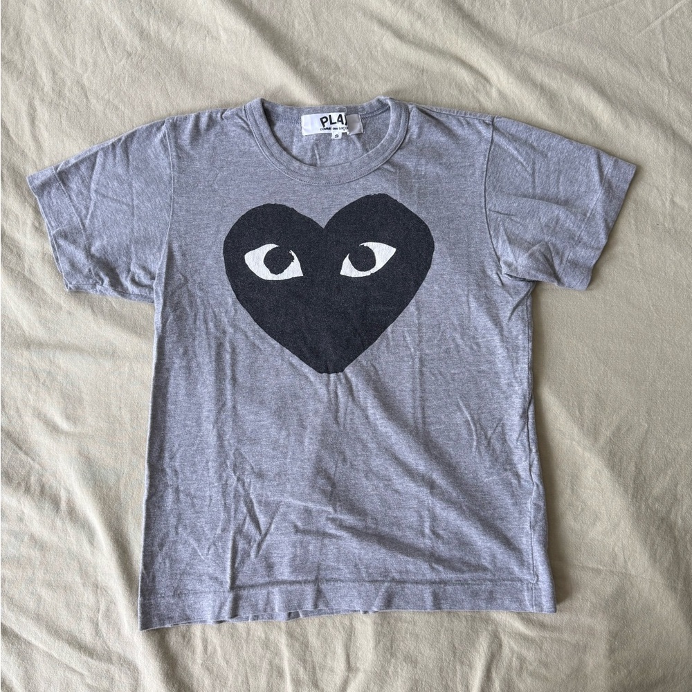 CDG PLAY Gray Heart T-Shirt
